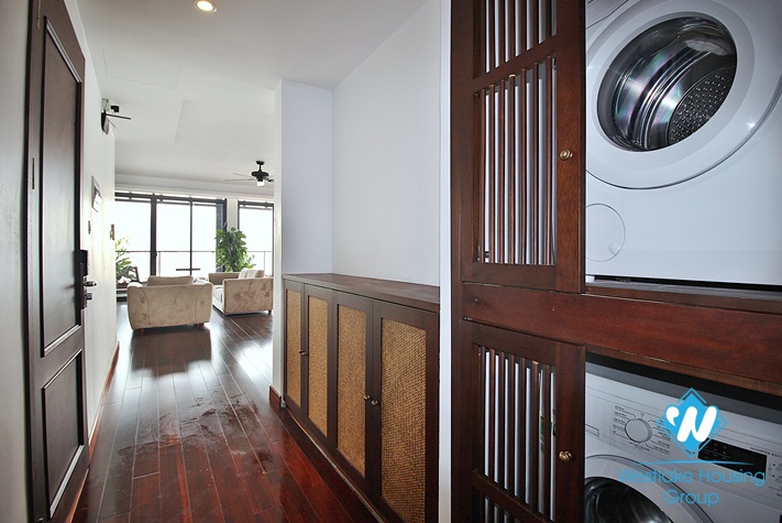 A lake view 3 bedroom apartment in Tu hoa, Tayho, Hanoi